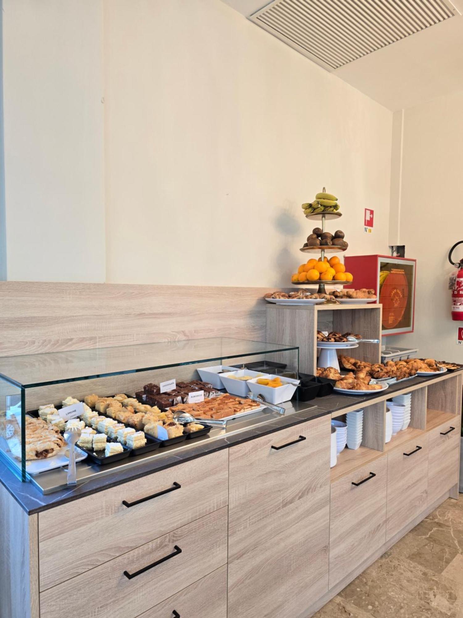 Hotel Helios Beach Milano Marittima Exterior photo