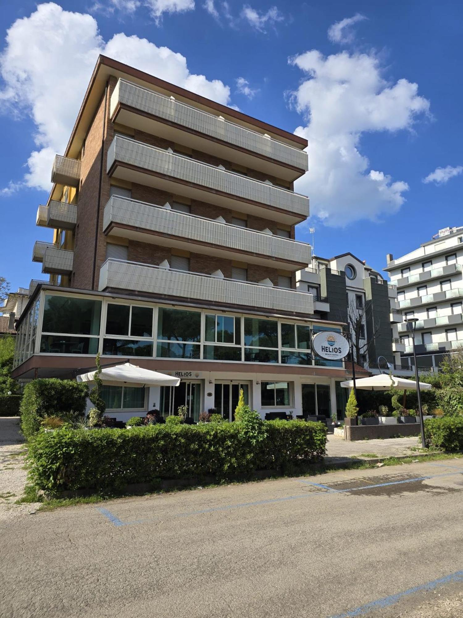 Hotel Helios Beach Milano Marittima Exterior photo