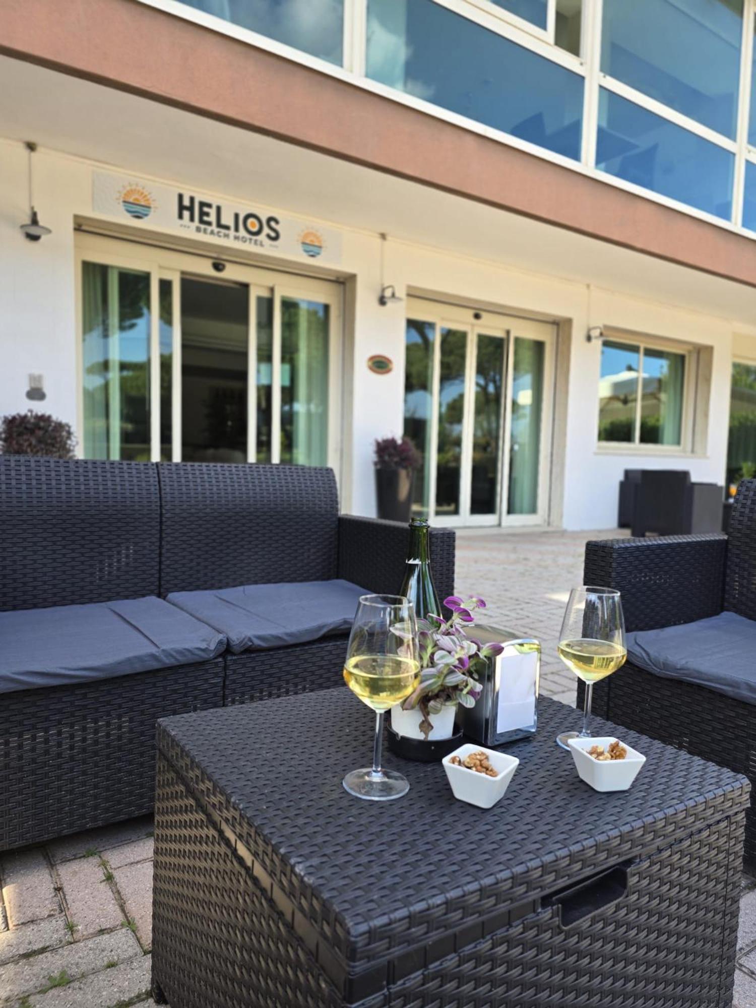 Hotel Helios Beach Milano Marittima Exterior photo