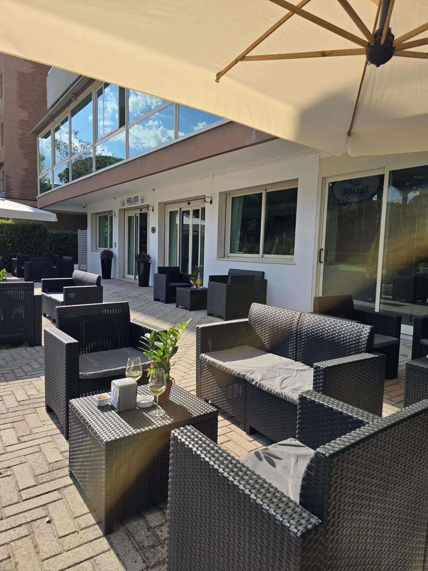 Hotel Helios Beach Milano Marittima Exterior photo