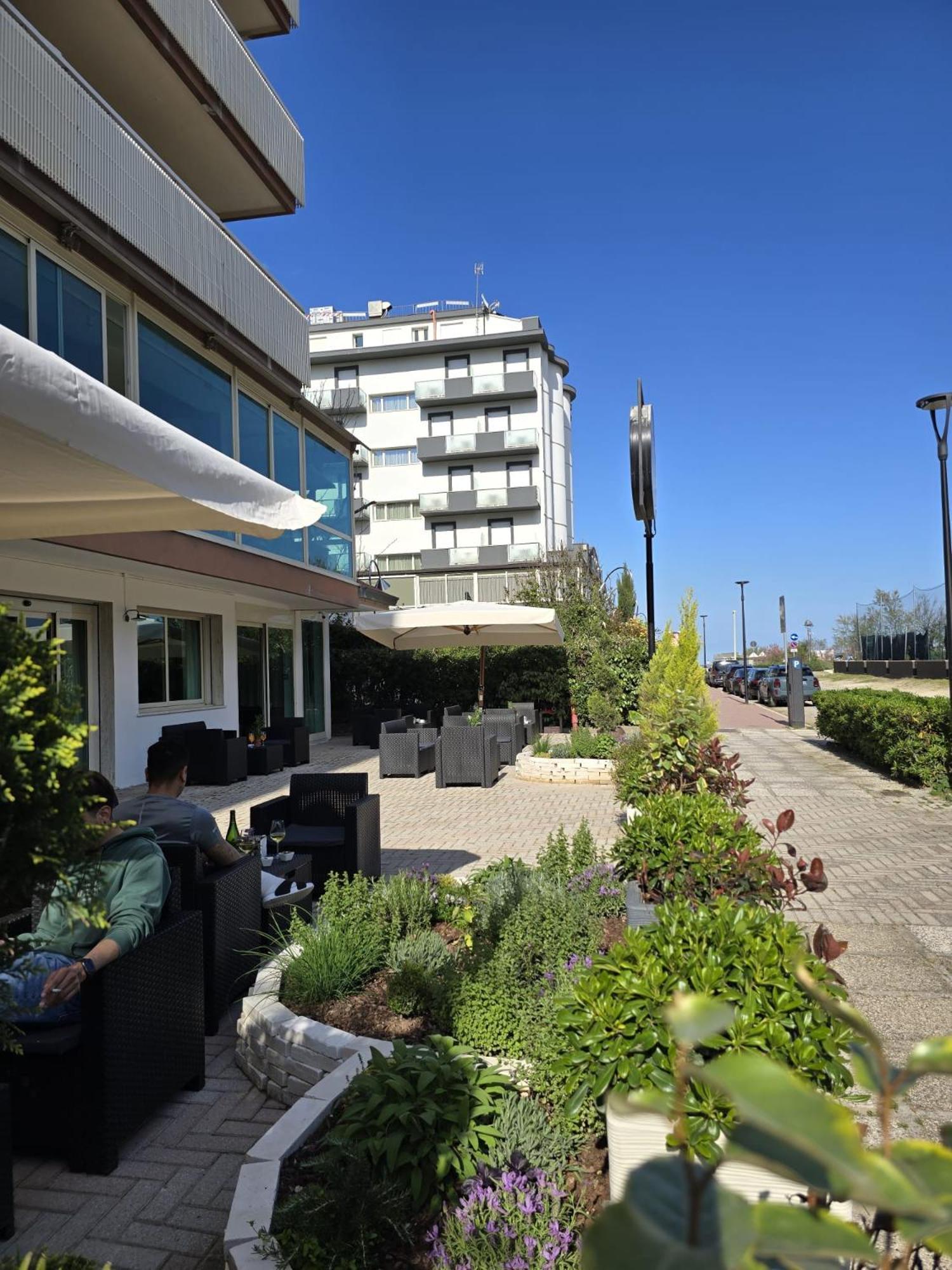 Hotel Helios Beach Milano Marittima Exterior photo
