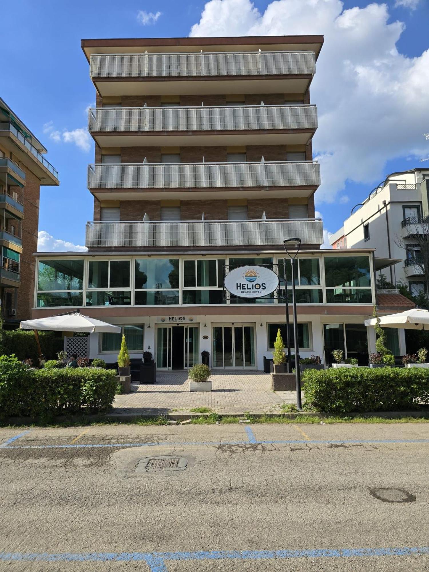 Hotel Helios Beach Milano Marittima Exterior photo